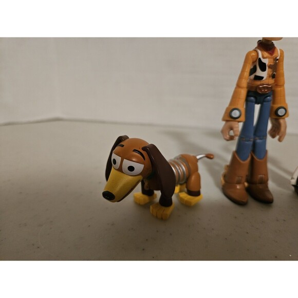 Lot Of 3 Action Figures Toy Story Woody Jessie Slinky Dog With Hats 5 Pieces - Picture 2 of 7
